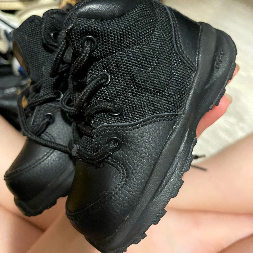 Nike manoa boots 5c